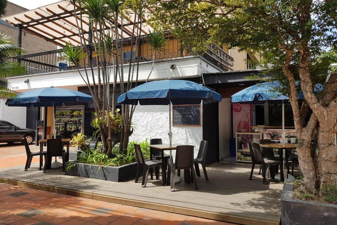 Ayenda 1224 Pixel House (Adults Only) Hotel เมเดยิน ภายนอก รูปภาพ