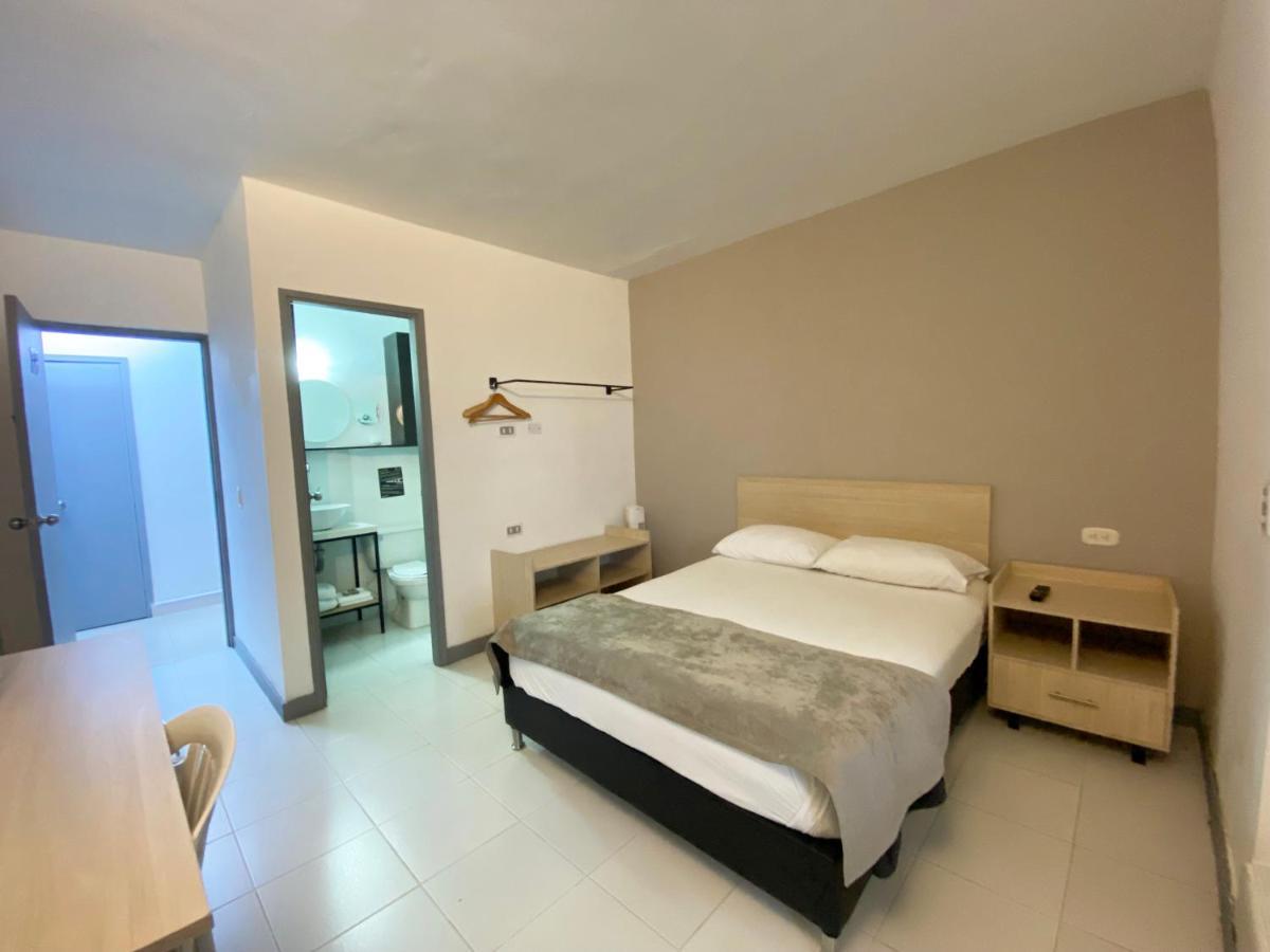 Ayenda 1224 Pixel House (Adults Only) Hotel เมเดยิน ภายนอก รูปภาพ