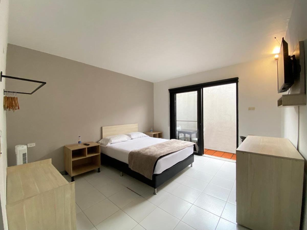 Ayenda 1224 Pixel House (Adults Only) Hotel เมเดยิน ภายนอก รูปภาพ
