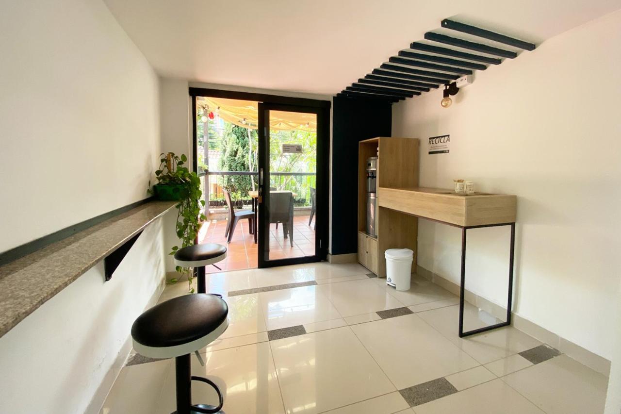 Ayenda 1224 Pixel House (Adults Only) Hotel เมเดยิน ภายนอก รูปภาพ